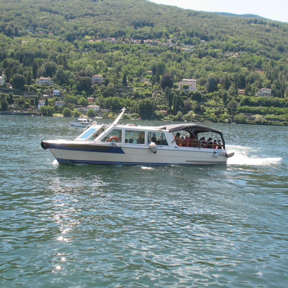 Motoscafo per gruppi in navigazione